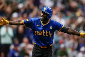 Randy Arozarena celebra cuadrangular como Cristiano Ronaldo