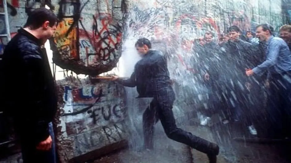 Celebran 35 años de la caída del Muro de Berlín en medio de eventos culturales