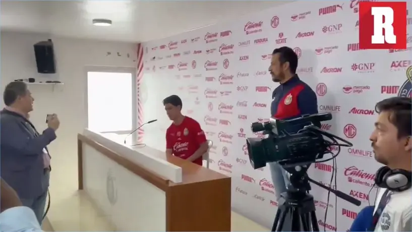 Objeto detona en sala de prensa de Chivas previo a conferencia del Clásico Tapatío