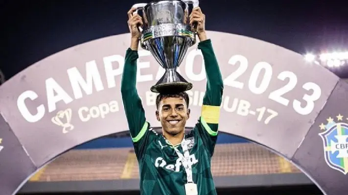 Manchester City con principio de acuerdo por Vitor Reis del Palmeiras
