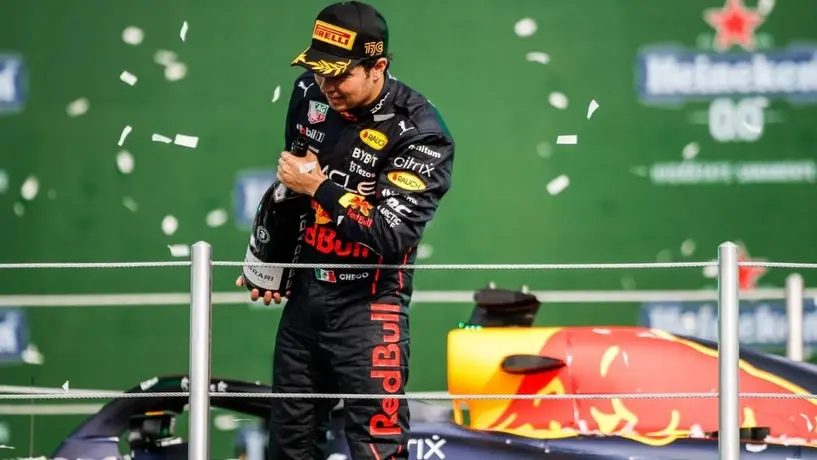 Christian Horner confirma a Checo Pérez para 2025: "Es nuestro piloto"