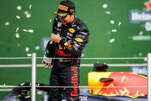 Christian Horner confirma a Checo Pérez para 2025: "Es nuestro piloto"
