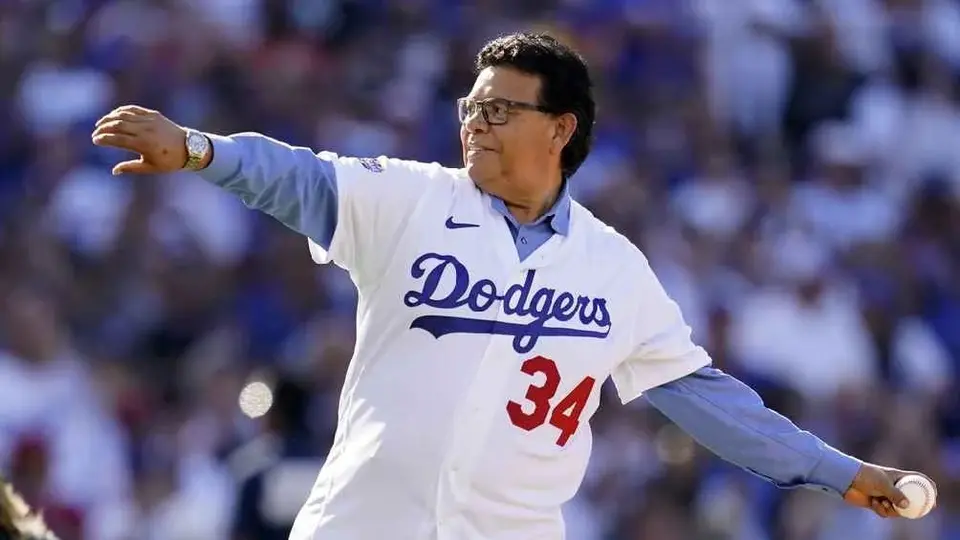 Fernando Valenzuela y la playera que dejó en claro su afición a las Chivas
