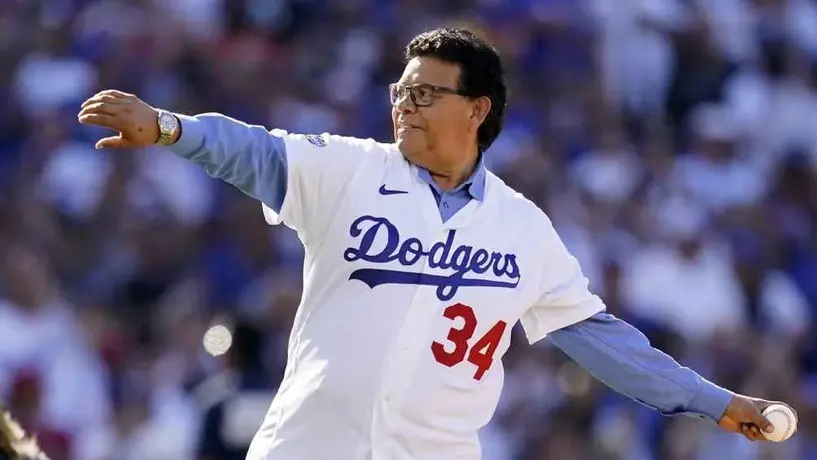 Fernando Valenzuela y la playera que dejó en claro su afición a las Chivas