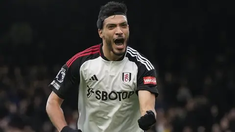 Gol de Raúl Jiménez elegido como el mejor del mes para el Fulham en Premier League