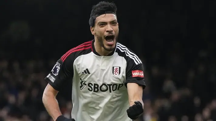 Gol de Raúl Jiménez elegido como el mejor del mes para el Fulham en Premier League