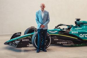 Adrian Newey se unió a Aston Martin tras dejar Red Bull | X: @AstonMartinF1