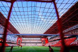 Gerard Piqué compara al Nemesio Diez con Old Trafford