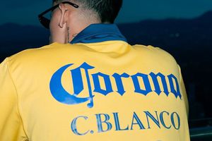 ¡Luciendo la ‘10’! Brian Rodríguez presume camisetas de Cuauhtémoc Blanco