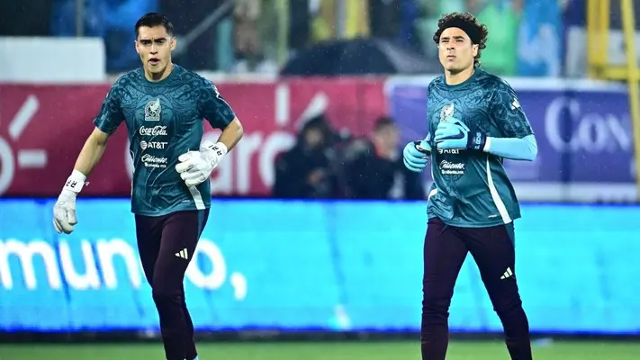‘Tala’ Rangel reconoce que la presencia de Guillermo Ochoa lo obliga a mantenerse al máximo nivel