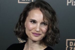 ¡Se ensañan con el Real Madrid! El gesto de Natalie Portman en la entrega del Balón de Oro