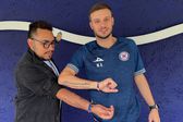 Aficionado de Cruz Azul que se tatuó frase de Anselmi lo conoce en La Noria