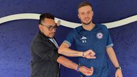 Aficionado de Cruz Azul que se tatuó frase de Anselmi lo conoce en La Noria