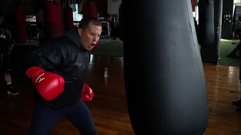 Julio César Chávez arremete contra Logan Paul: "No sirve para nada"