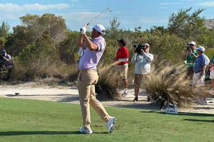 Scheffler despertó en el segundo día del Hero World Challenge; Cameron Young se vino abajo