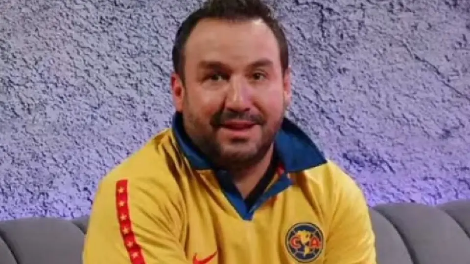 ¡Momento épico! Fernando Cevallos se pone el jersey y canta el himno del América