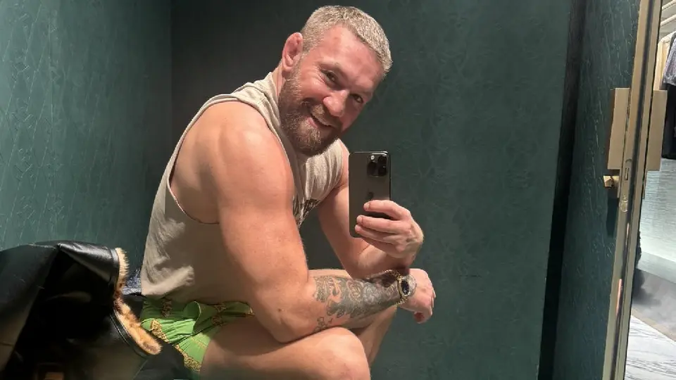 Conor McGregor cambia las Artes Marciales Mixtas por el futbol