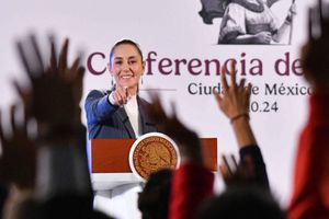 Claudia Sheinbaum promete actuar en contra de fraudes bancarios