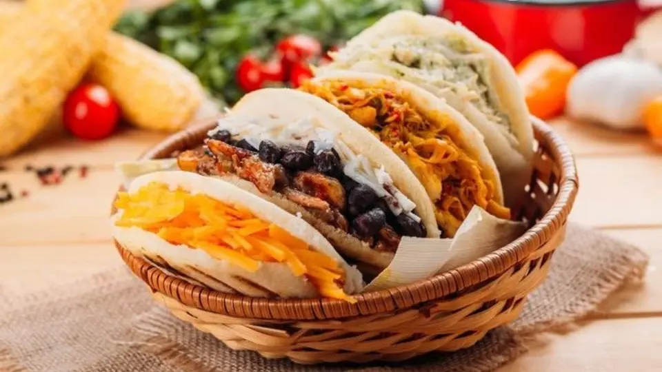 México celebra su mes patrio abrazando un platillo típico de Sudamérica: la arepa