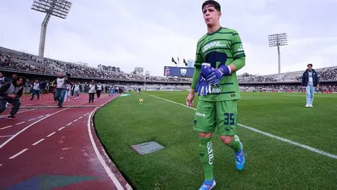 Pablo Lara y los porteros más jóvenes en debutar con Pumas