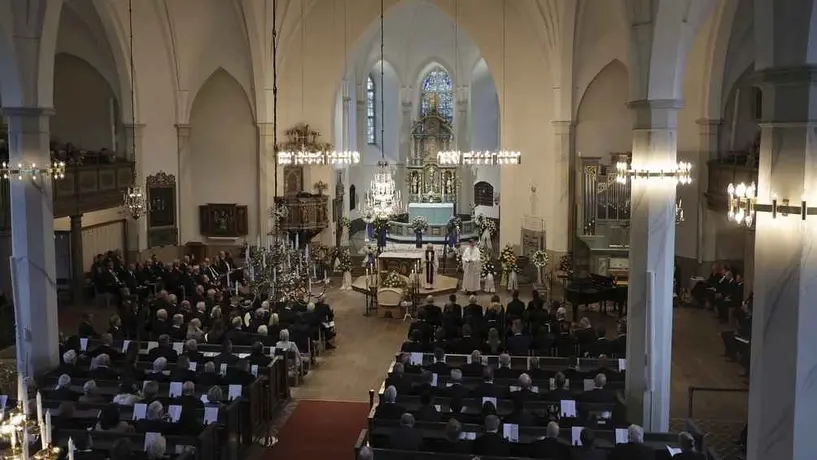 Alrededor de 600 personas despiden a Sven-Göran Eriksson; David Beckham entre los presentes