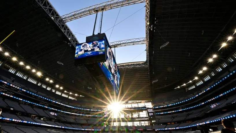 Cae parte del techo del estadio de Cowboys horas antes del juego contra Texans