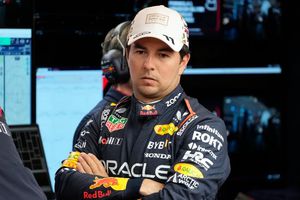 Checo Pérez termina en el décimo puesto durante la práctica 1 en el GP de Las Vegas
