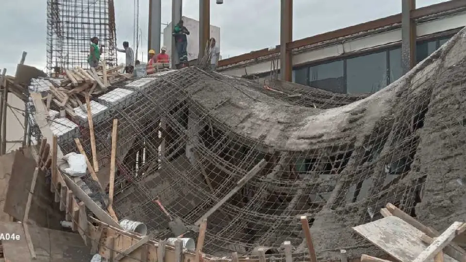 Construcción del Acuario de Veracruz colapsa por fuertes rachas de viento