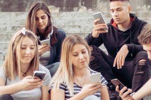 ¡Ojo! Estudio revela que uso excesivo de redes sociales propicia trastornos alimenticios