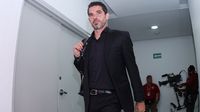 Afición de Chivas abucheó a Fernando Gago a la llegada del equipo al Estadio