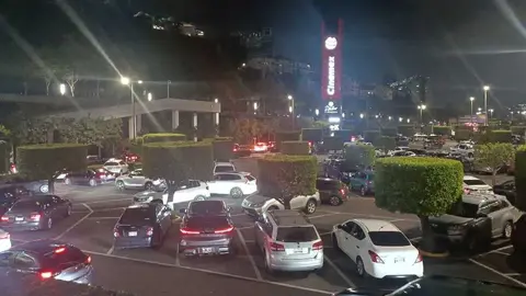 ¿Por qué clientes quedaron “secuestrados” en el Centro Comercial Santa Fe? Esto se sabe
