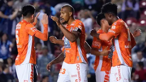Pachuca vence a Querétaro por la mínima diferencia en La Corregidora