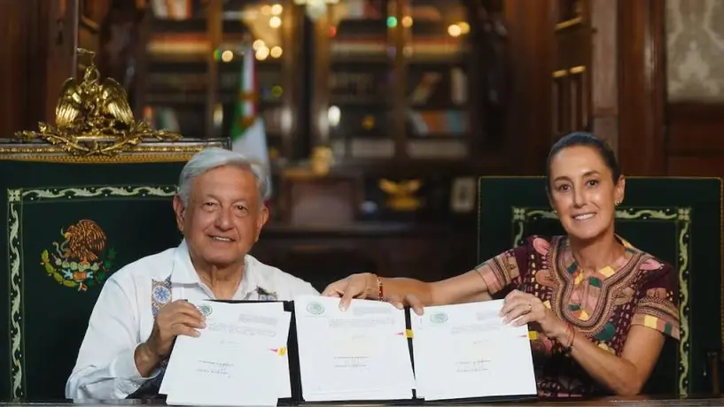 AMLO firma decreto para publicar la Reforma al Poder Judicial con Sheinbaum, justo antes del Grito de Independencia