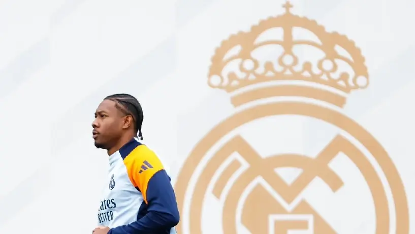 Alaba vuelve a convocatoria del Real Madrid tras lesión del ligamento cruzado