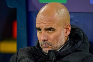 ¿Por qué Pep Guardiola salió con heridas en el rostro a conferencia de prensa?