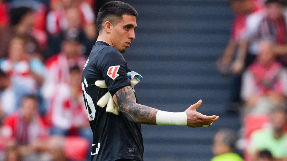 Athletic de Bilbao 'presume' actuación de Álex Padilla contra Girona
