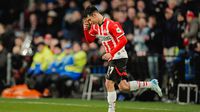 PSV le rinde homenaje a 'Chucky' Lozano tras su último partido con los granjeros