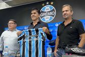 Gustavo Quinteros es presentado como el nuevo DT de Gremio