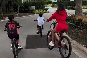 El hijo de Messi sale en bicicleta a las calles con playera de Lamine Yamal