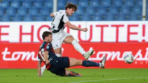 Con Johan Vásquez como titular, Genoa cayó 0-3 ante Juventus y prolonga mala racha