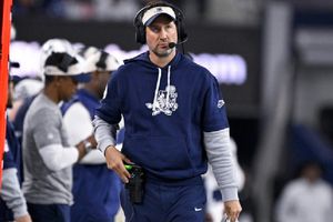 Cowboys planean entrevista interna con Brian Schottenheimer en búsqueda de entrenador