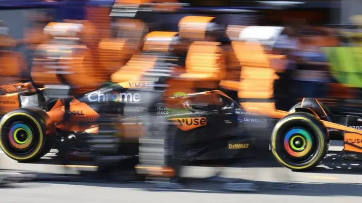 Checo Pérez acusa a McLaren de tener un "coche ilegal"; Leclerc lo respalda