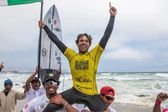 Sebastián Williams se cuelga medalla de oro en los Juegos Panamericanos de Surf