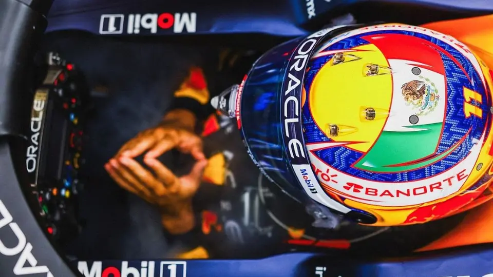 Checo Pérez corrió el Gran Premio de Singapur sin poder tomar agua