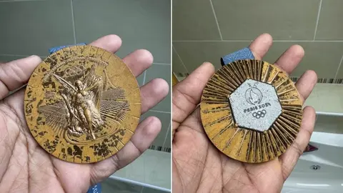 Medallas de París 2024 continúan con grave deterioro, atletas siguen con las quejas