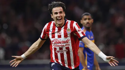 Teun Wilke, delantero de Chivas, convierte su primer gol en Liga MX