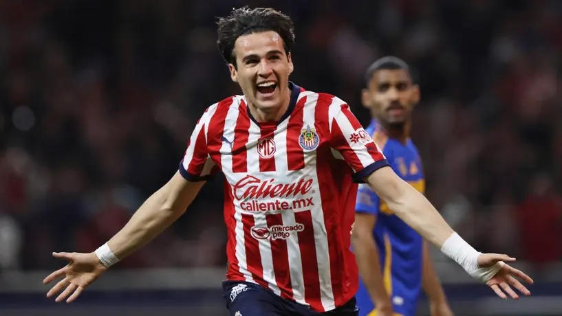 Teun Wilke, delantero de Chivas, convierte su primer gol en Liga MX