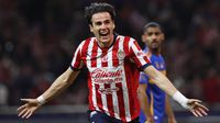 Teun Wilke, delantero de Chivas, convierte su primer gol en Liga MX