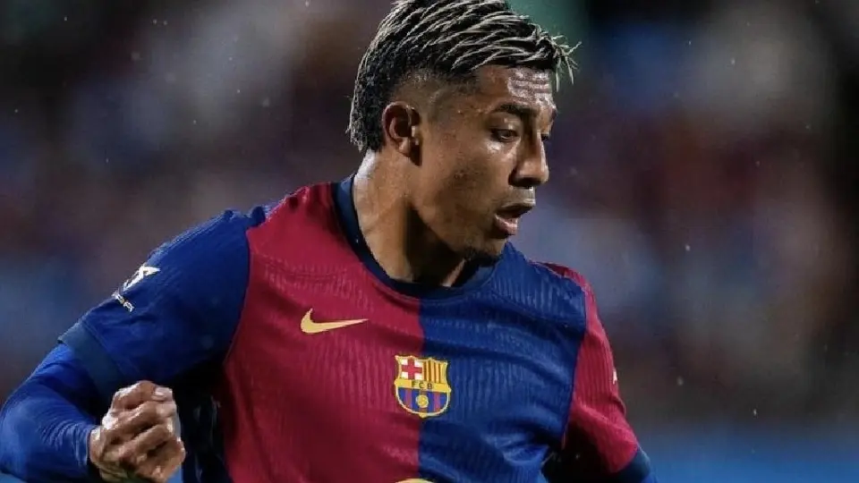 Barcelona `ningunea’ a Julián Araujo tras marcharse a la Premier League