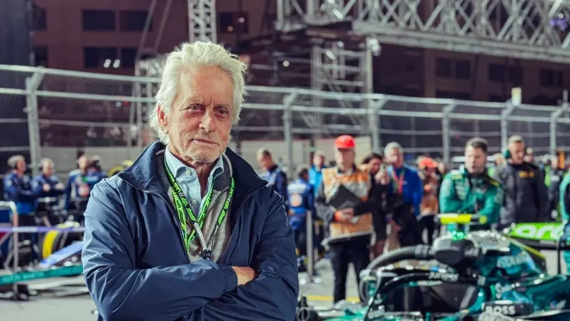 El actor, Michael Douglas, estuvo presente en el GP de Las Vegas con Aston Martin